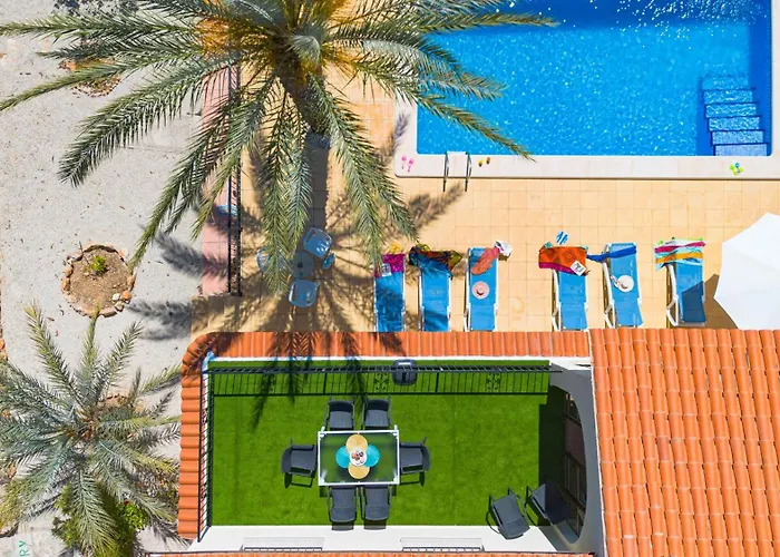 Cohete - Plusholidays * Ifach